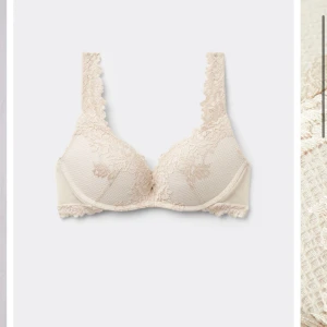 Beige spets-bh Intimissimi  -  Hej, jag säljer den här jättetrendigabehån från Intimissimi . Den är ju superbra skick säljer eftersom den inte passar längre💕💕