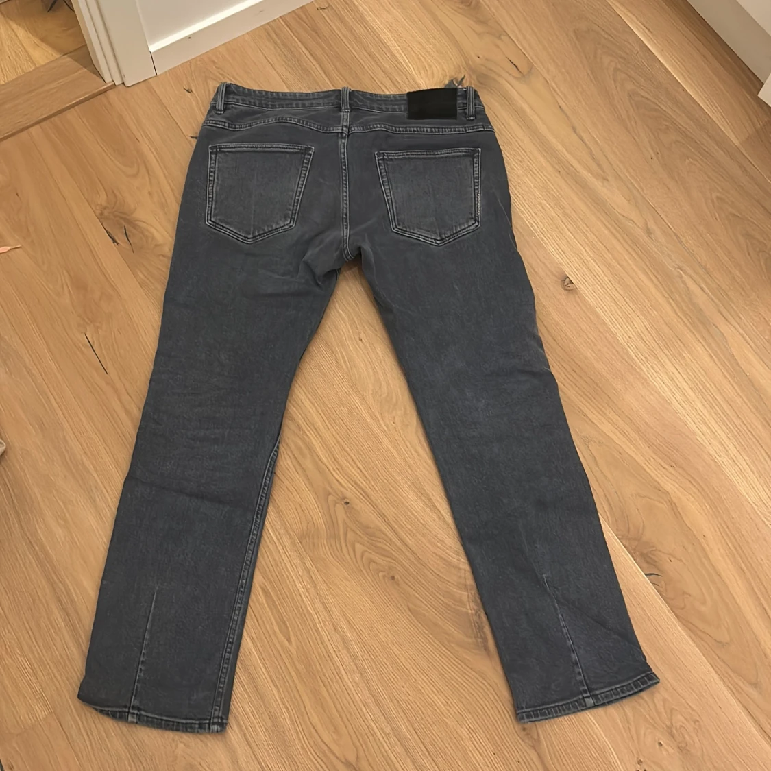 Grå jeans från Neuw - 1