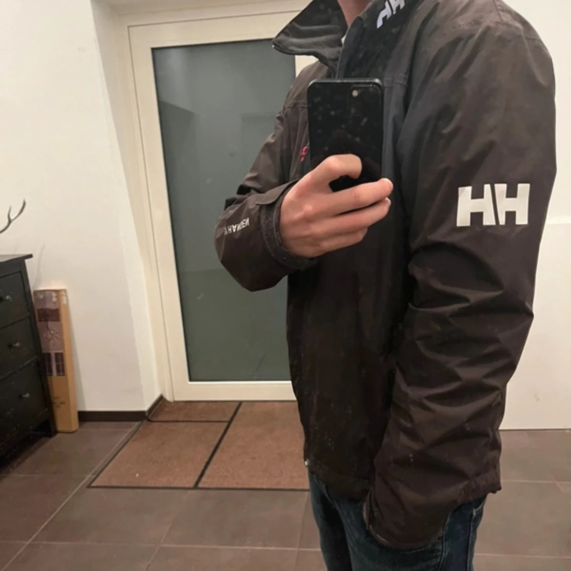 Svart jacka från Helly Hansen - 1