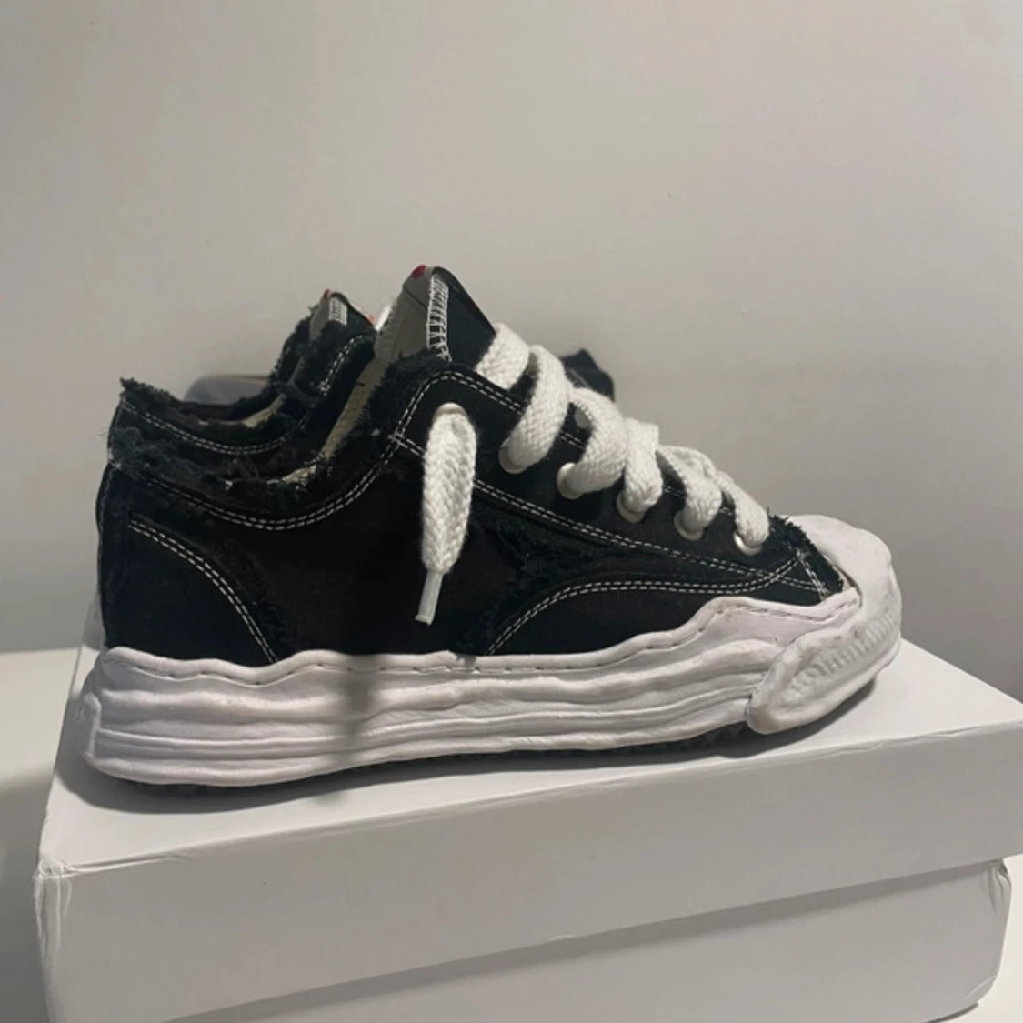 Maison Mihara Yasuhiro Skor