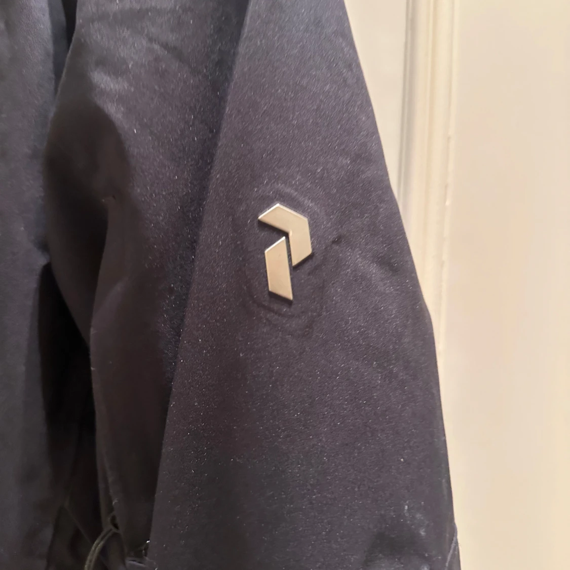 Svart skidjacka från Peak Performance - 2