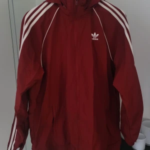 Adidas jacka  - Storlek L. Unisex. 