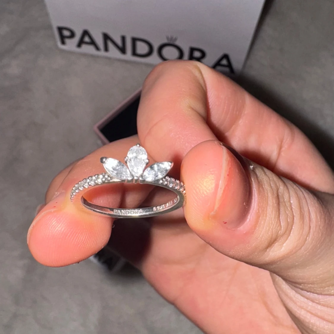 Silverring med stenar från Pandora - 2