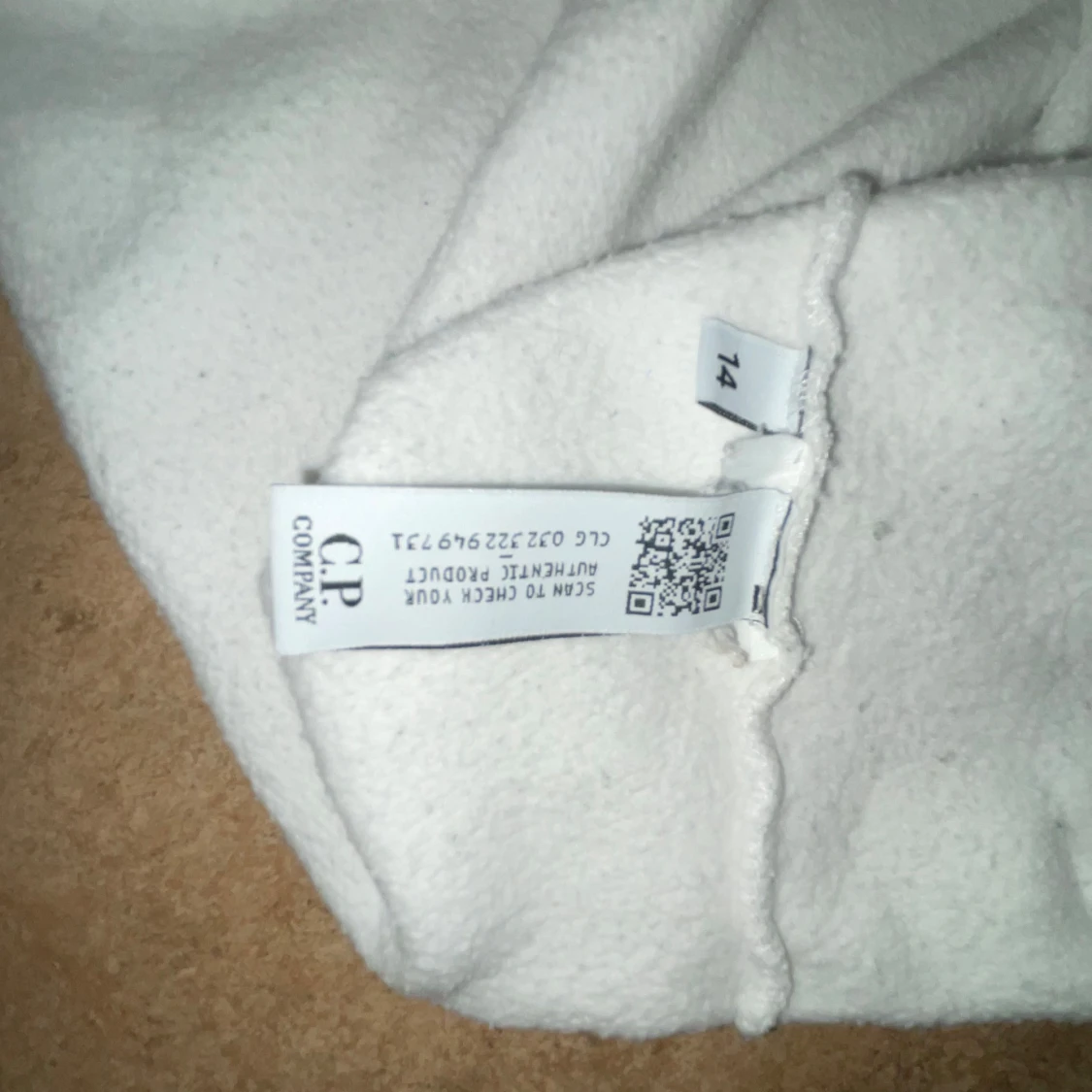 Off-white tröja från C.P. Company - 2