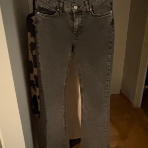 Utsvängda jeans! - Gina jeans!