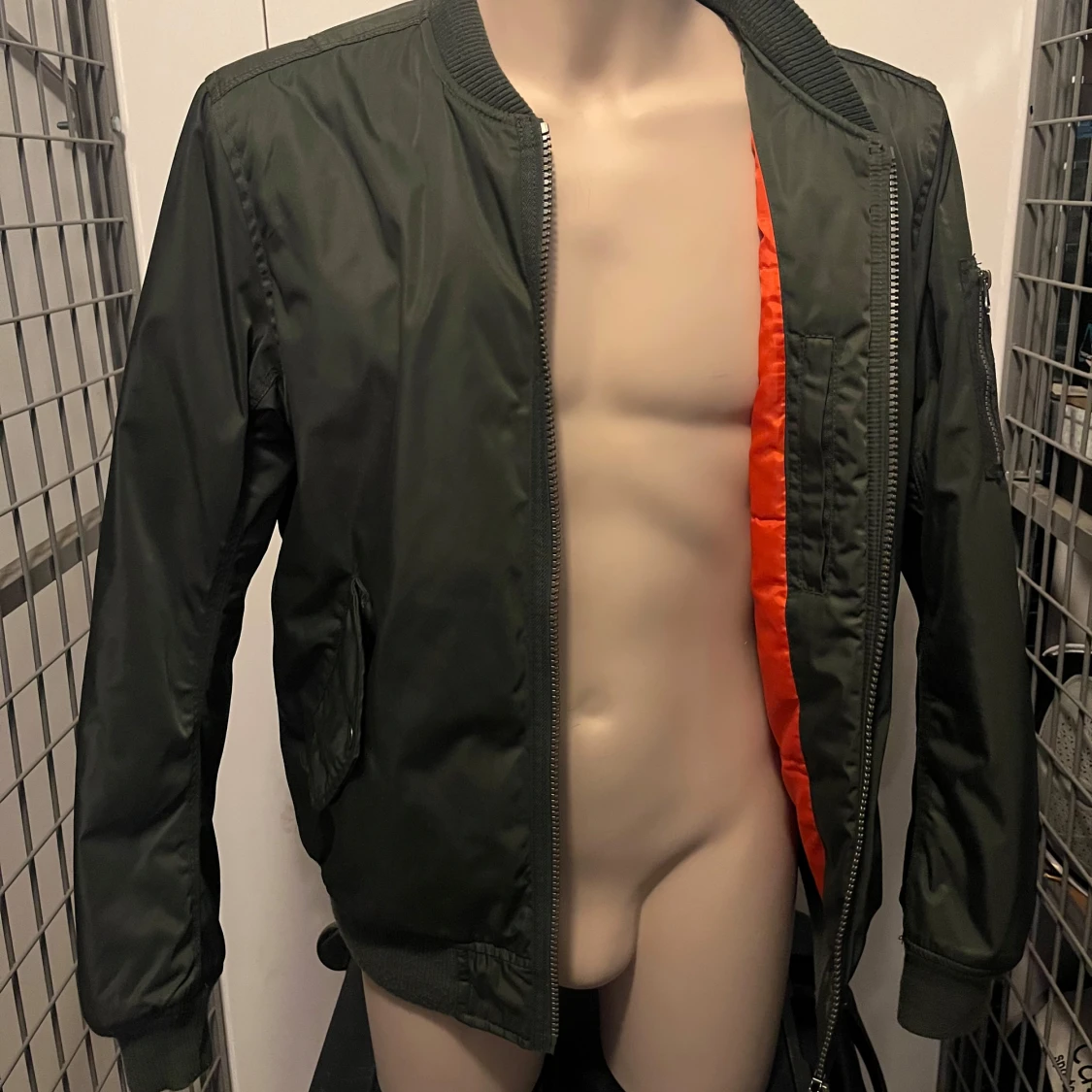 Grön bomberjacka med orange foder - 2