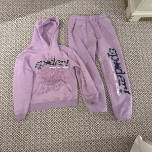 Spider tracksuit / set - Kan köpa seperat, skriv bara. Passar M-L