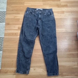 Polar Skate Co 92! - 92:or inköpa 3 (?) år sen, har växt ut de så de har bara liggat i garderoben och skräpat :)