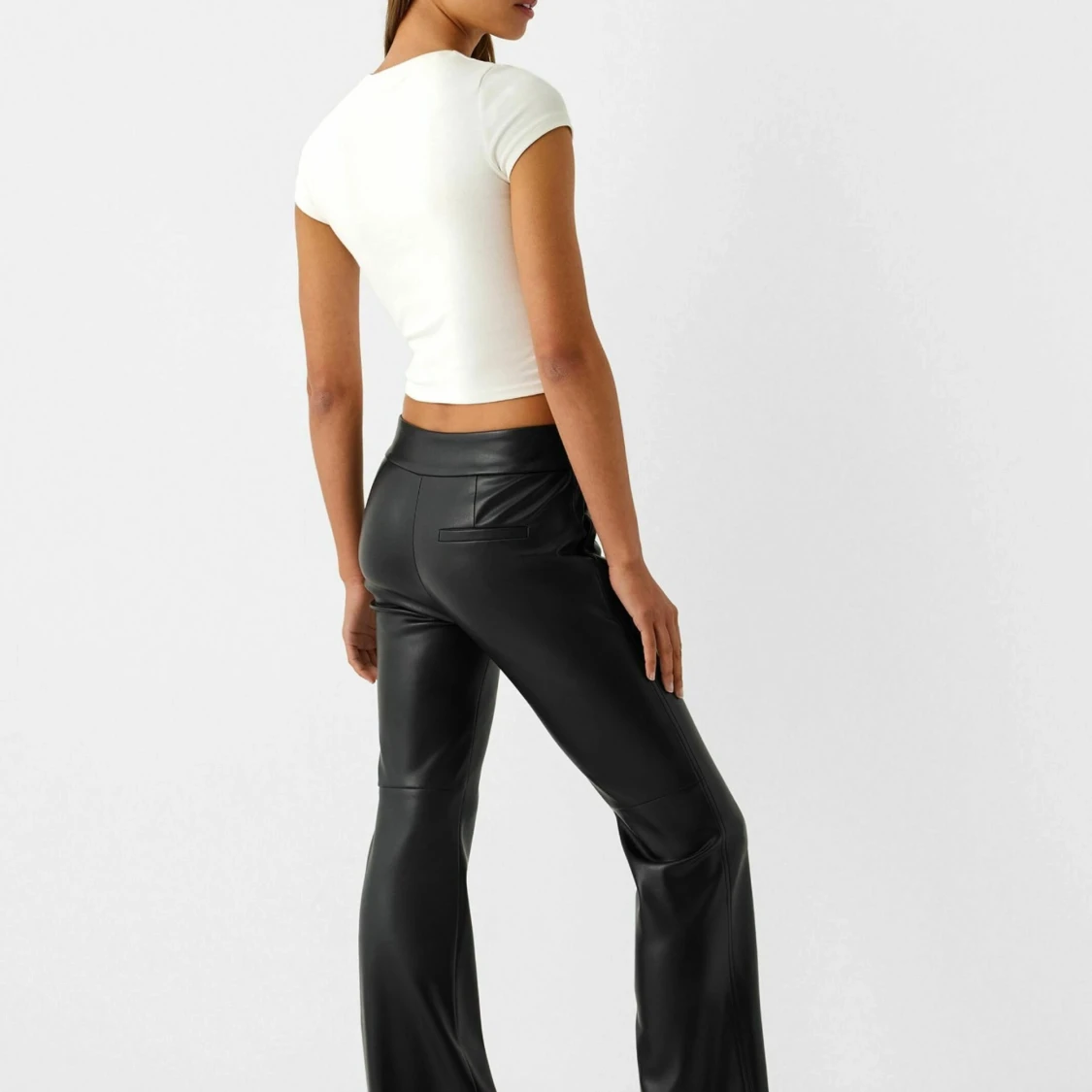 Svarta skinnbyxor - 92