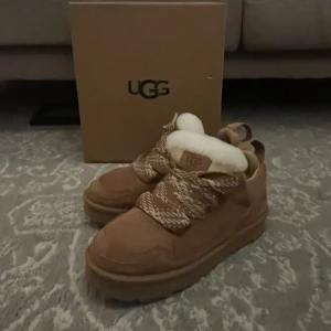 UGG Lowmel - UGG Lowmel, Storlek 39. Skick 9/10 