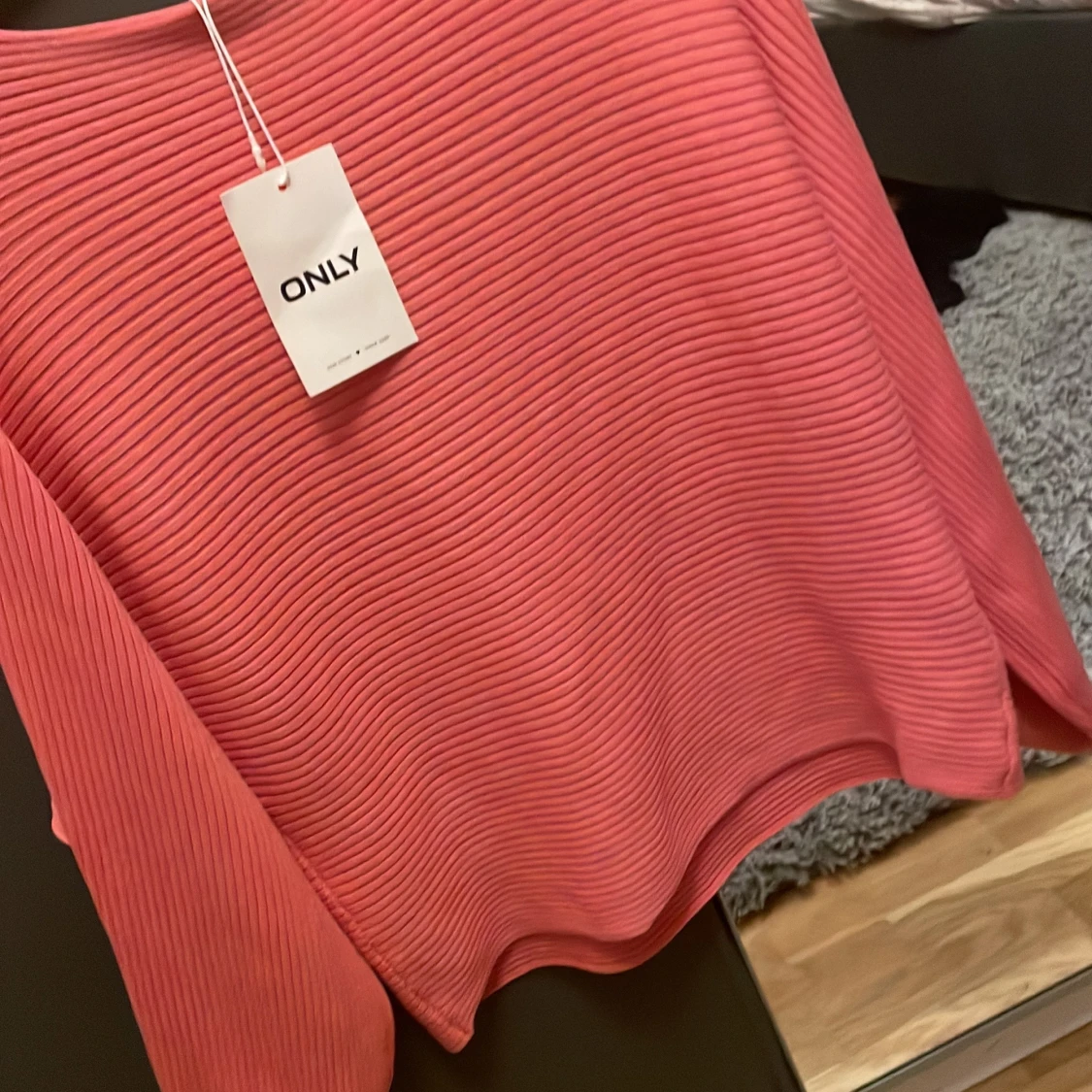 Rosa ribbad tröja från ONLY - 91