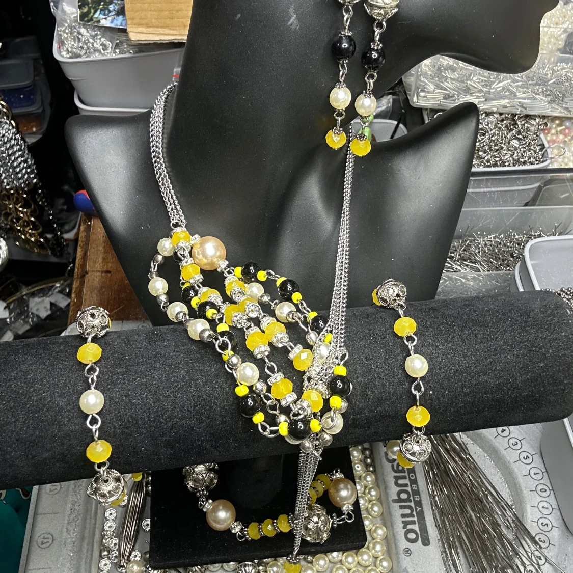 Smyckesset med halsband och örhängen - 93