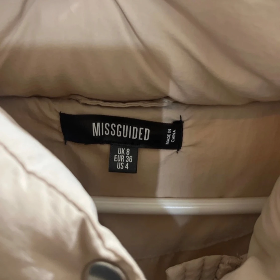 Beige väst från Missguided - 91