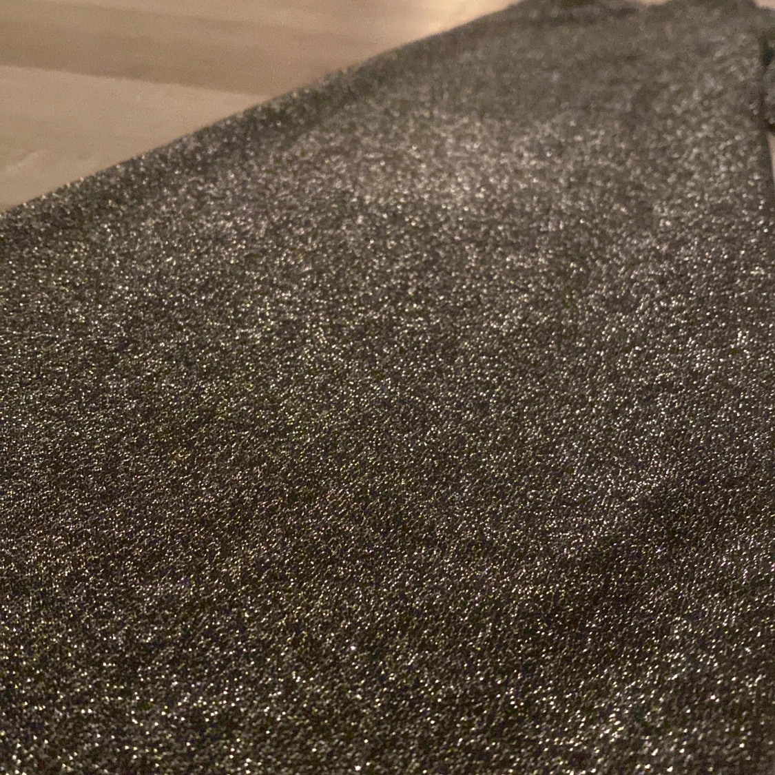 Glittriga byxor från KappAhl - 90