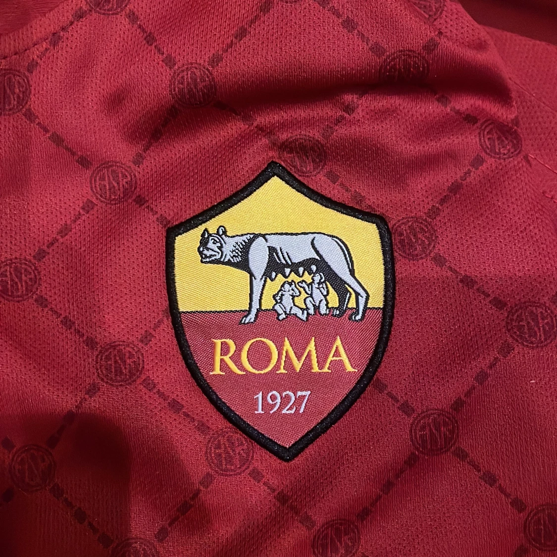 Röd AS Roma fotbollströja med shorts - 91