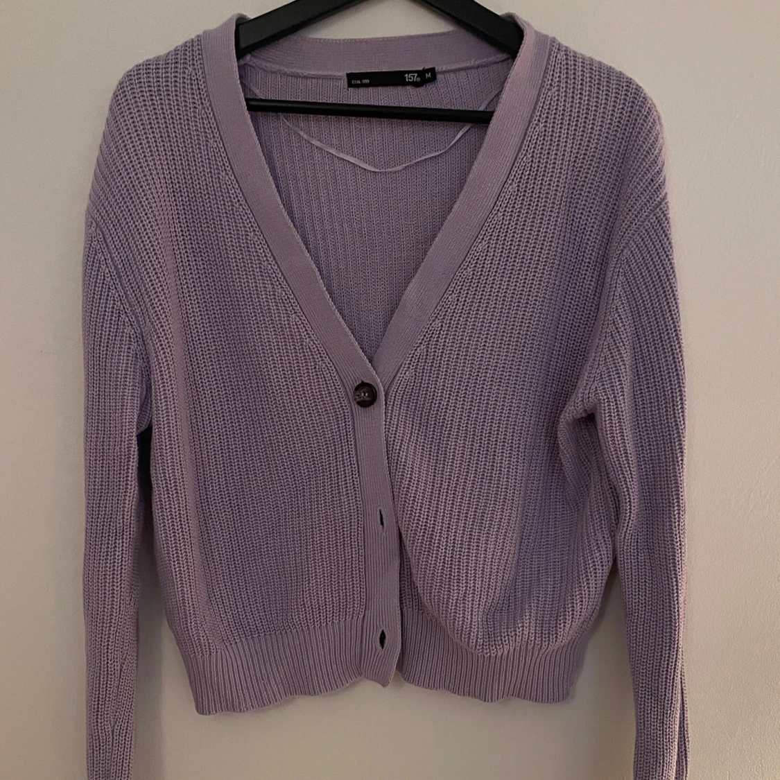 Lila stickad kofta  - 91