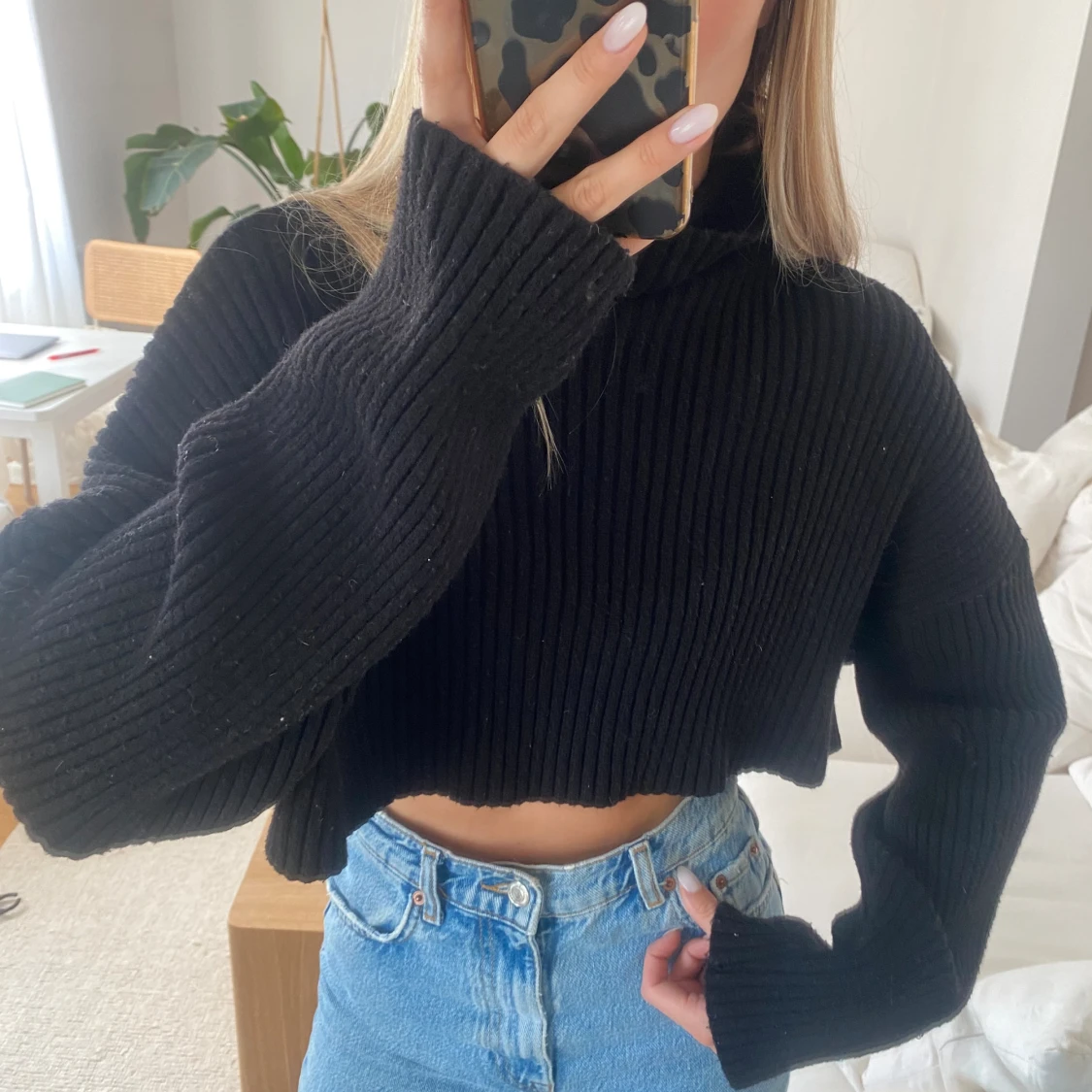 Ribbad svart kort halterneck tröja Zara