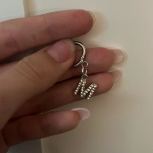 59kr paret - Örhängen i rostfritt stål