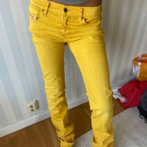 Diesel bootcut jeans  - Aldrig använd 38cm över midjan 96 på innerbenet 