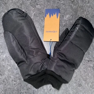 Stormberg Vemdalen fodrade vantar/handskar stl.L, Nya! - Alpin termo tumvantar med mudd. Sköna, mjuka,. Vind och vattenavvisande. Stl.L (rymlig tycker jag)