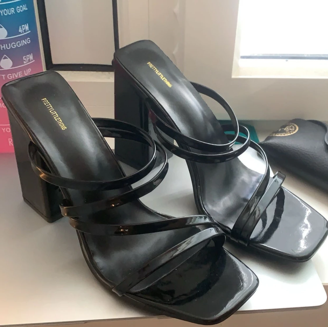 Svarta klackskor  - 91