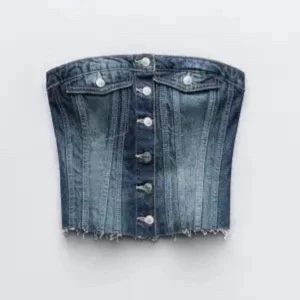 Mörkblå jeanstopp  - Snygg jeans topp från zara, använd 1 gång och bra skick❣️