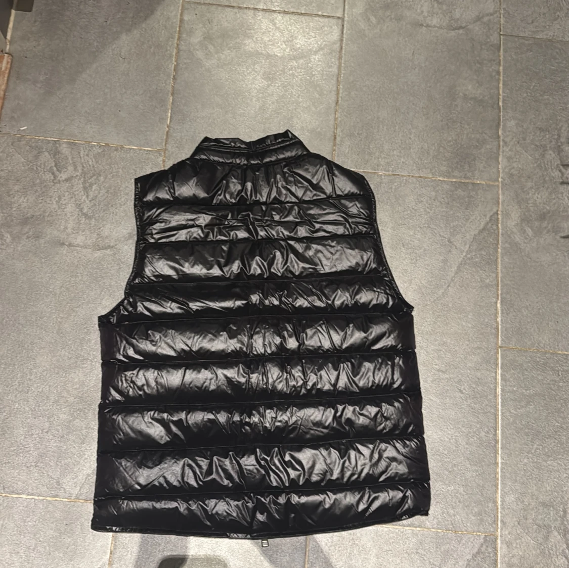 Svart dunväst från Moncler - 1