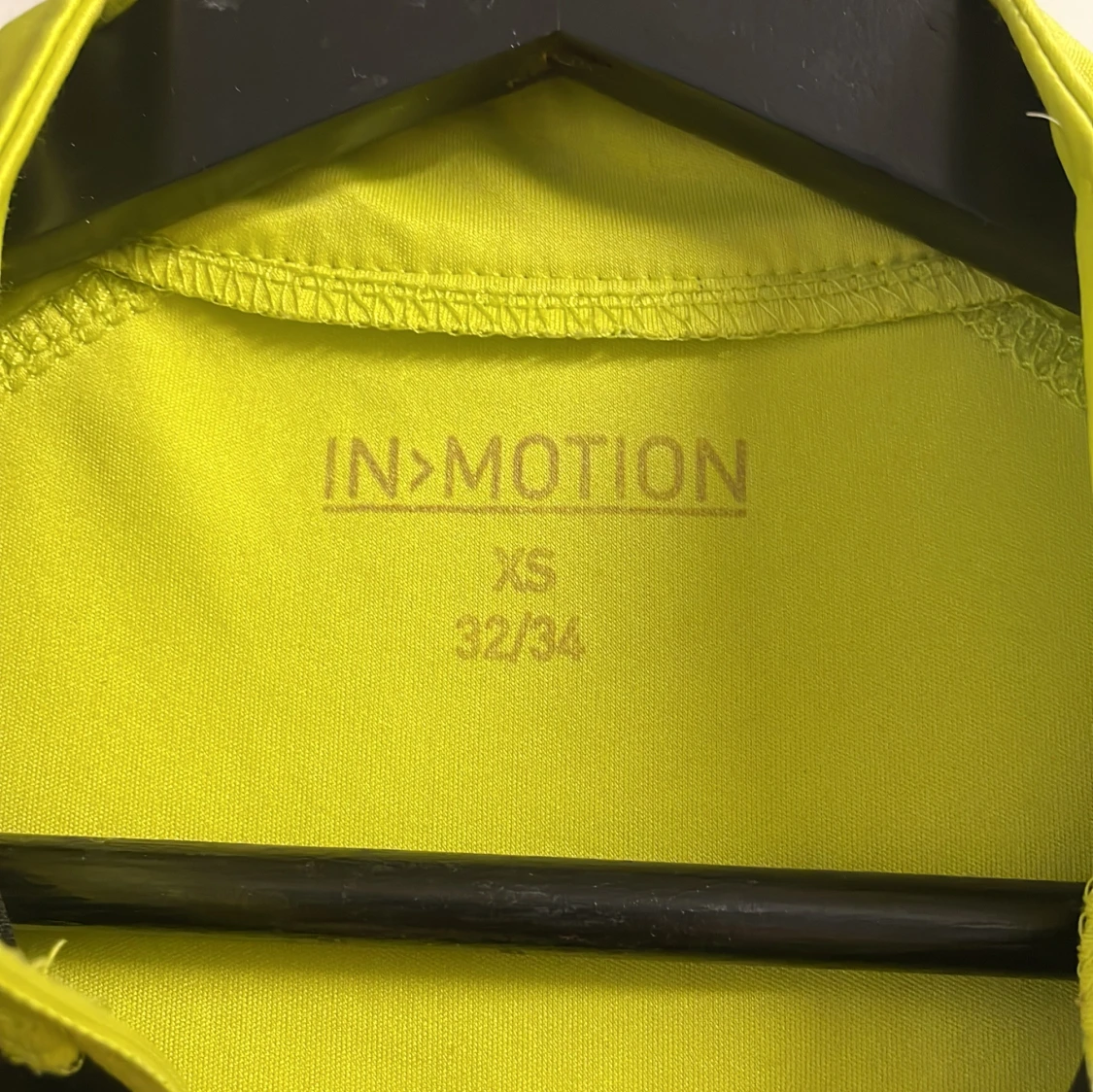 Svart och gul långärmad tröja från In Motion - 2