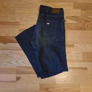 Vintage Armani jeans  - Vintage Armani jeans I mycket bra skick, bra kvalité och dom är storlek W36