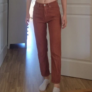 Manchester byxor  - Mjuka och bekväma. Jag är 170 cm