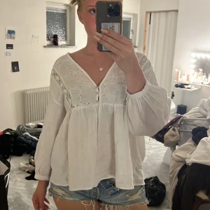 Zara blus - Så fin zara Blus i väldigt bra skick!❤️nypris 330!