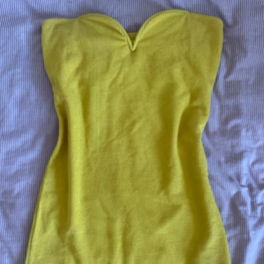 Gul mini klänning - 90