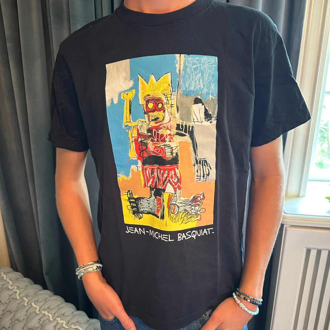 Svart t-shirt med Jean-Michel Basquiat tryck
