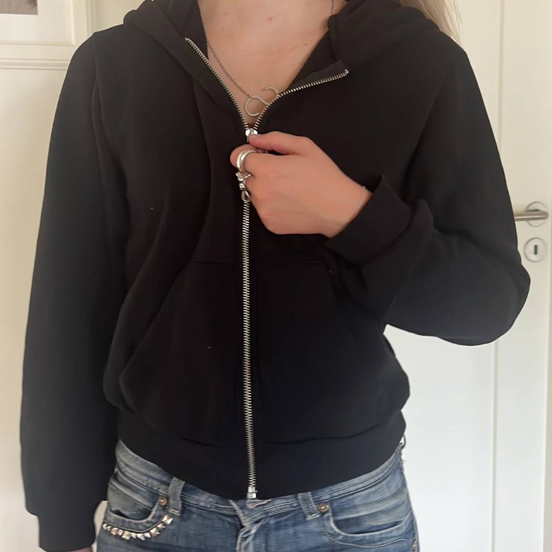 Svart hoodie från 157 - 90