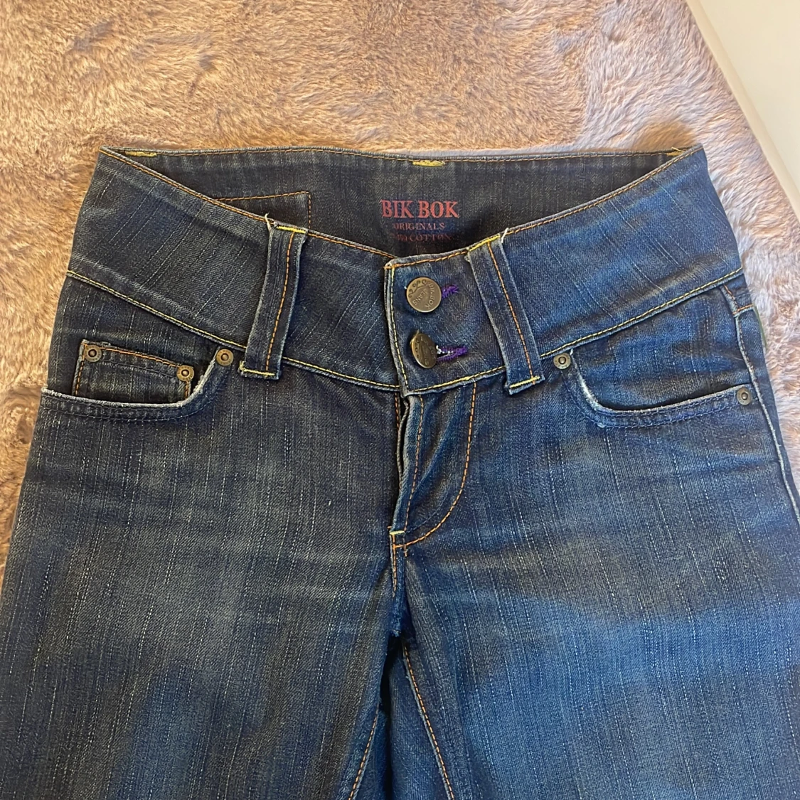 Lågmidjade jenas  - 90