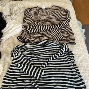 Långärmade tröjor  - Randiga långärmade tröjor från Other stories  80 kr styck 115 kr tillsammans