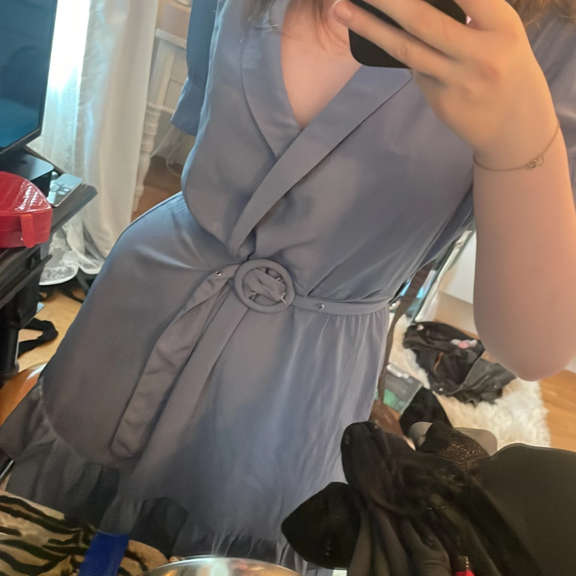 Blå klänning med bälte - 93