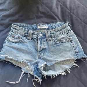 lågmidjade jeans shorts  - as snygga lågmidjade jeans med snygga fickor