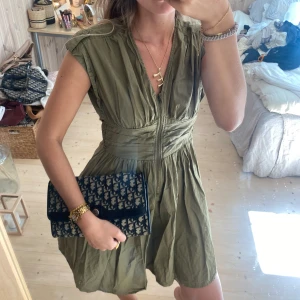 Klänning  - SUPERSNYGG!! Tryck gärna köp nu ❣️❣️