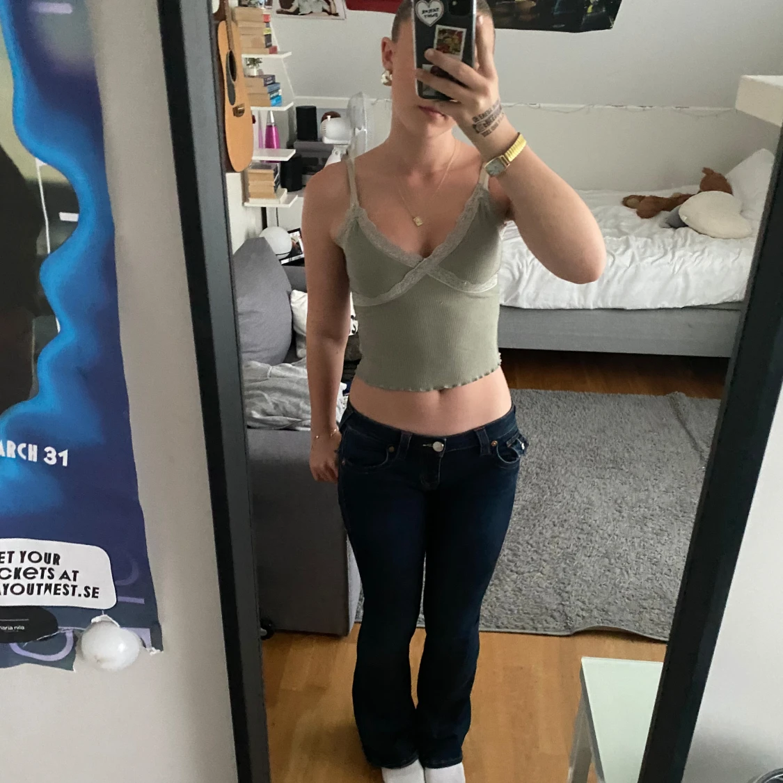 Grön ribbad linnetopp med spetsdetaljer - 90