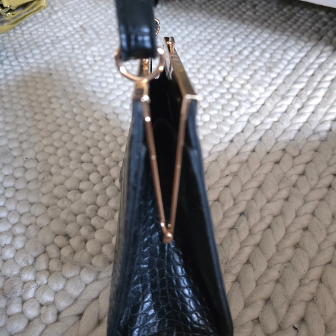 Svart väska  - 91