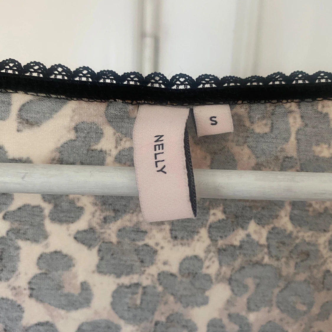 Leopardmönstrad topp från Nelly - 91