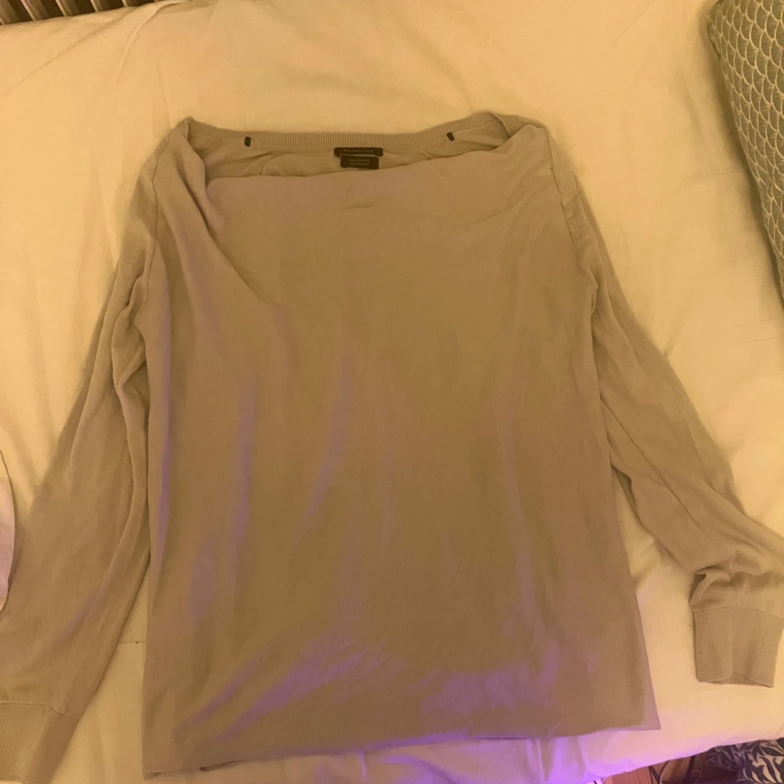 Ljusgrå offshoulder tröja från Massimo Dutti - 2