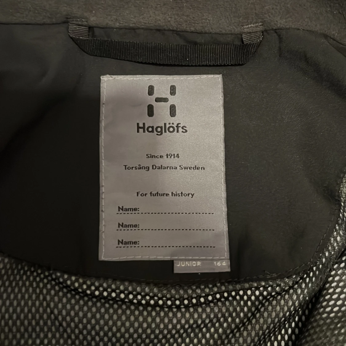 Svart jacka från Haglöfs - 2