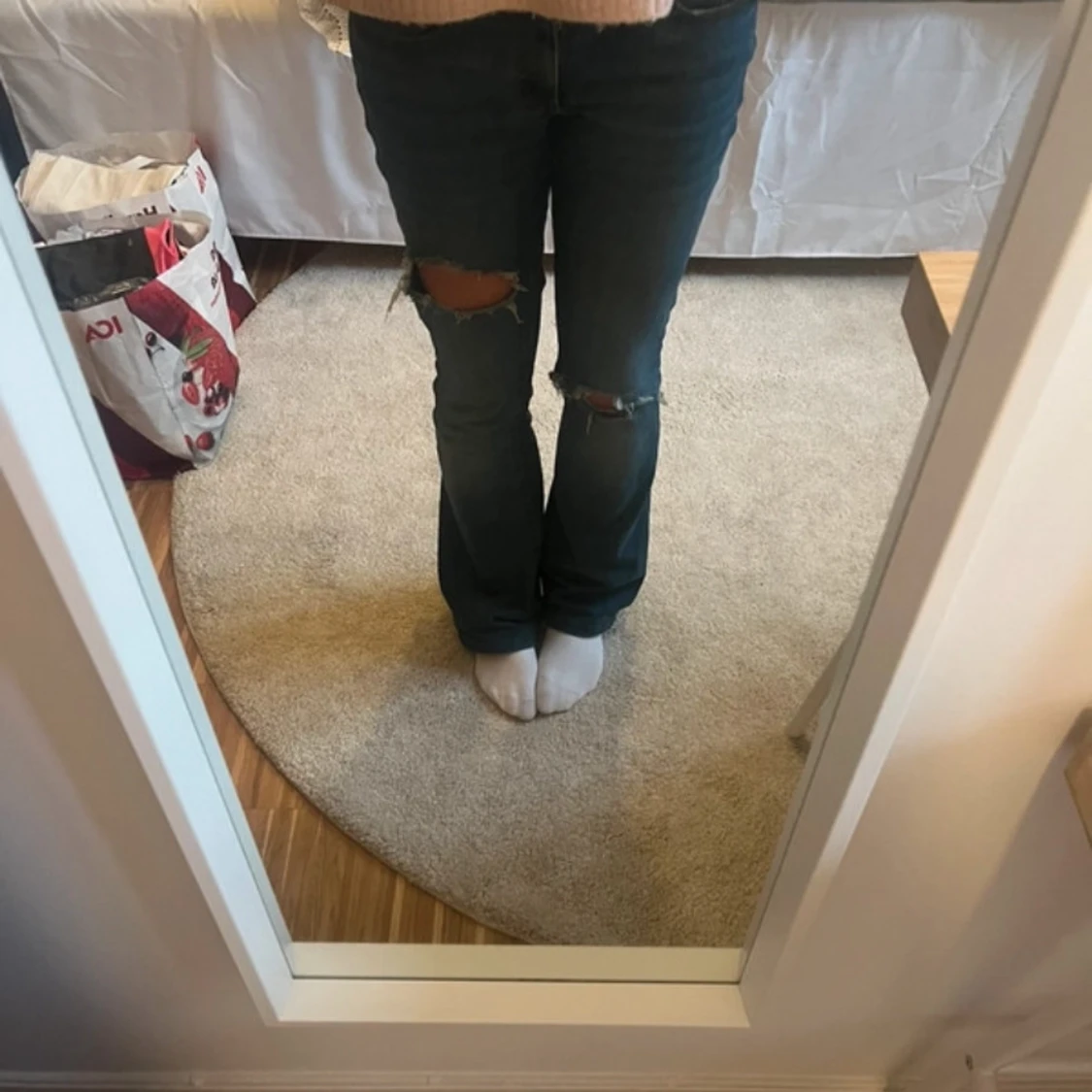 Blå jeans med slitningar - 2