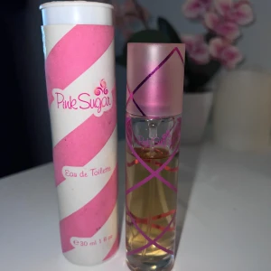 Pink Sugar parfym  - Som ni ser finns det ungefär 24 ml kvar! 