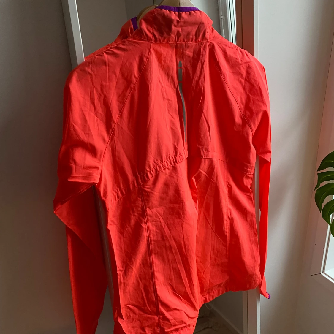 Orange vindjacka från SOC - 2