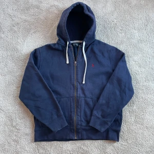 Ralph Lauren zip hoodie  - Ralph Lauren - skick 9/10 - storlek XL - pris kan diskuteras vid snabb affär!