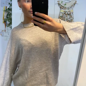 Beige/Rosa stickad tröja - Ny utan prislapp, aldrig använd🎀