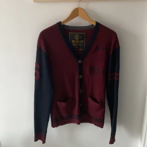 Morris Ivy League Kofta - Säljer nu en ganska sällsynt kofta, strl medium/small, nypriset är runt 1100kr mitt pris 229kr